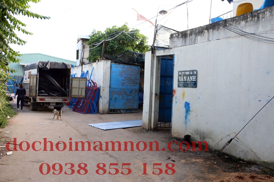 Công ty sản xuất đồ chơi trẻ em, sản xuất cầu tuột, xích đu, bập bênh, nhà banh,... cho bé. Chuyên cung cấp thiết bị mầm non cho trường mẫu giáo