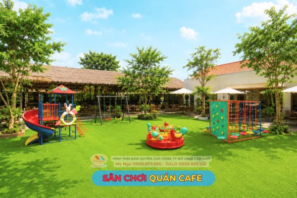 Thiết kế sân chơi quán cafe ngoài trời đẹp và an toàn.